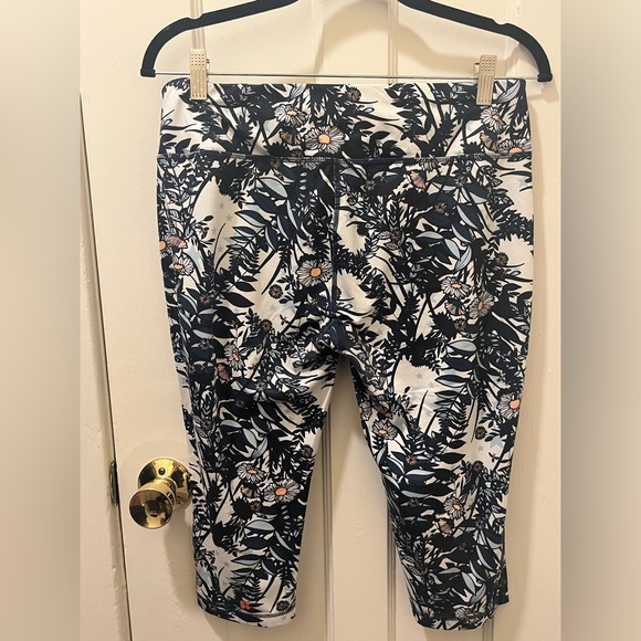 Sweaty Betty Capri Crop Legging - Picture 3 of 3